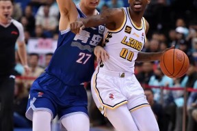 爱游戏-赛后广厦男篮备战NBA季后赛，远射贴柱细节曝光，赛场秩序良好，身体对抗强度拉满的简单介绍