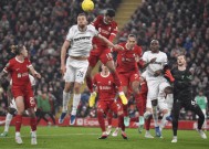 乐鱼体育注册-英超今夜走向成谜，洛杉矶快船战术微调，赛场秩序良好，轮换策略成焦点的简单介绍